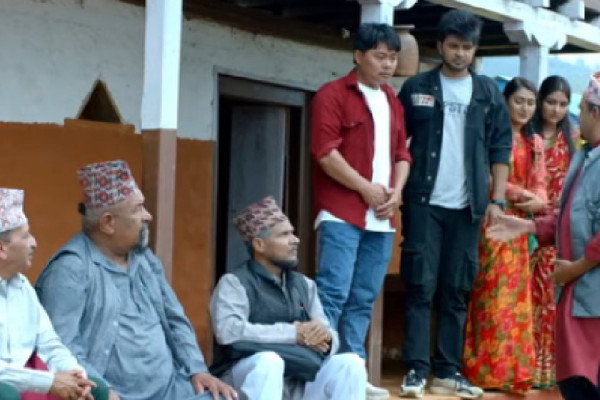 ‘हामी तीन भाइ’ मा अंशको विवाद